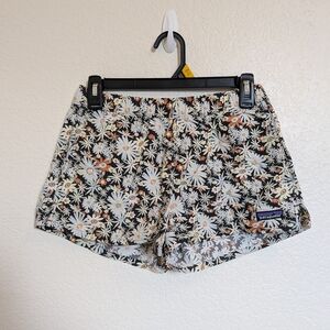 Patagonia Women's 2.5" Barely Baggies Multifunction Shorts (Primavera) 57044 XS